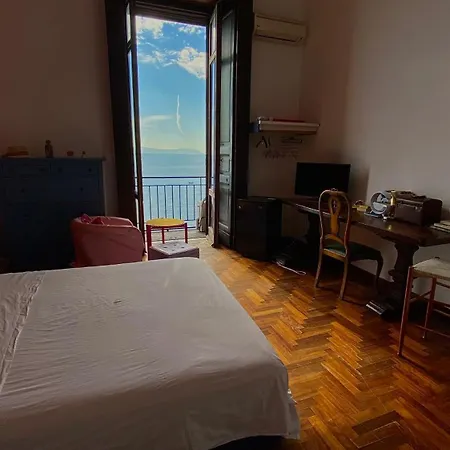 Oda ve Kahvaltı Vista Mare Napoli